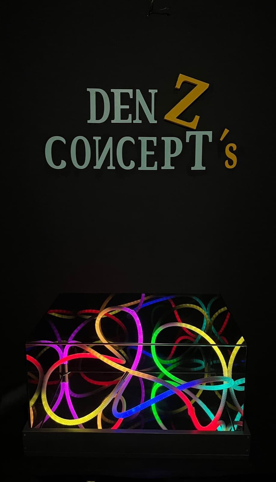 Infinity Neon Table ana görünümü